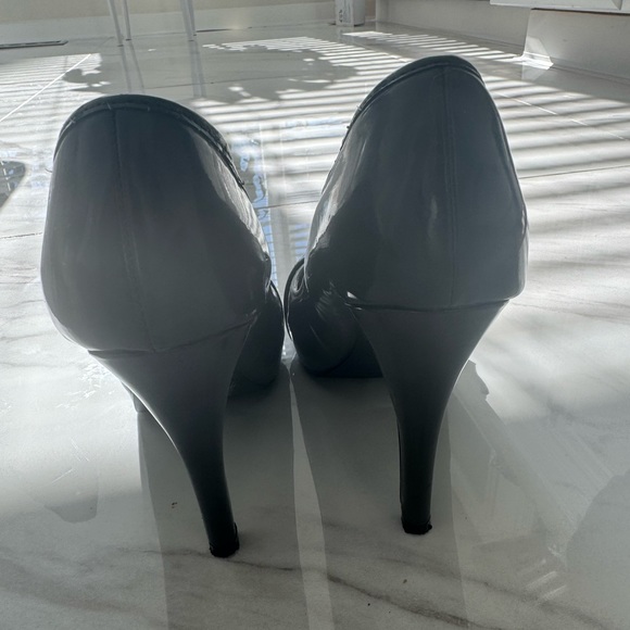Heels - Picture 3 of 5